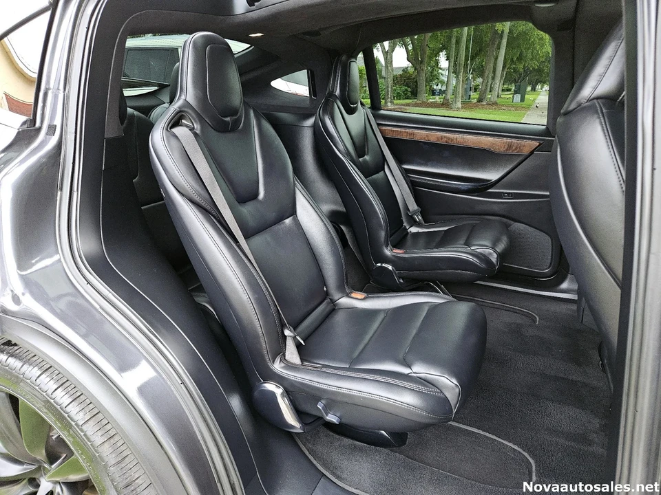 2020 Tesla Model X - Image 18 of 21