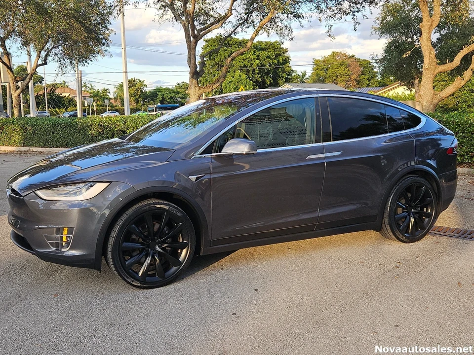 2020 Tesla Model X - Image 3 of 21