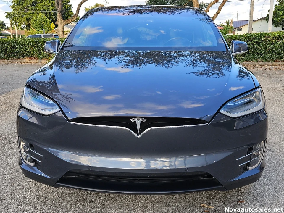 2020 Tesla Model X - Image 2 of 21