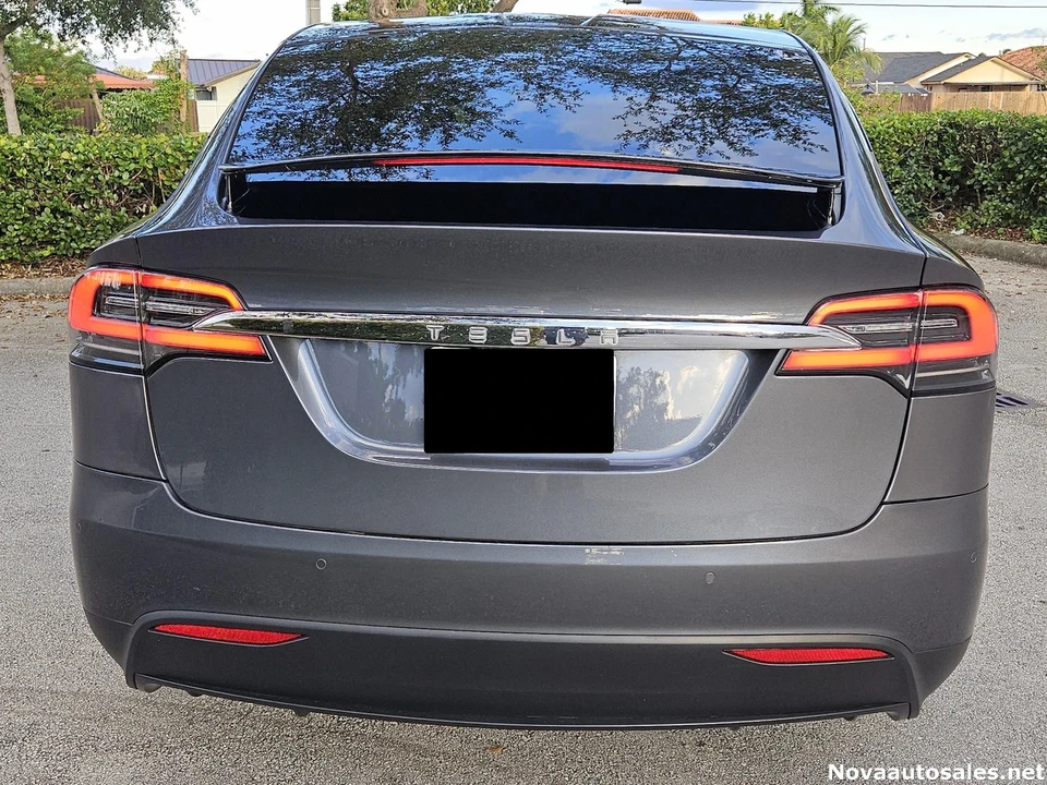 2020 Tesla Model X - Image 5 of 21