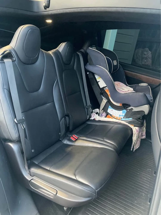 2020 Tesla Model X - Image 5 of 21