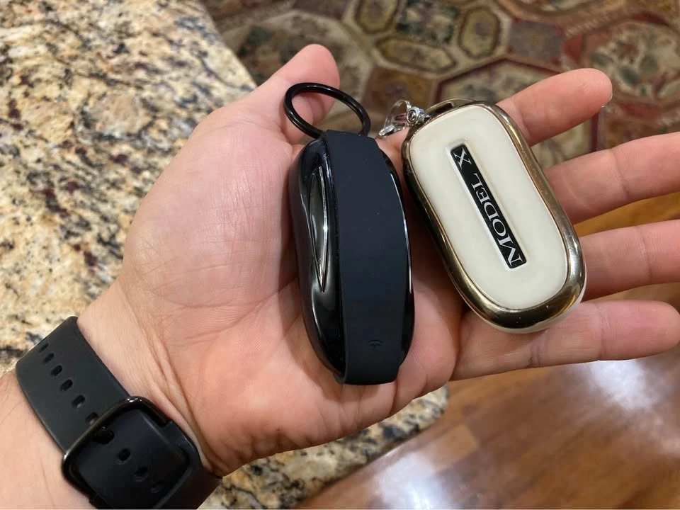2020 Tesla Model X - Image 8 of 21
