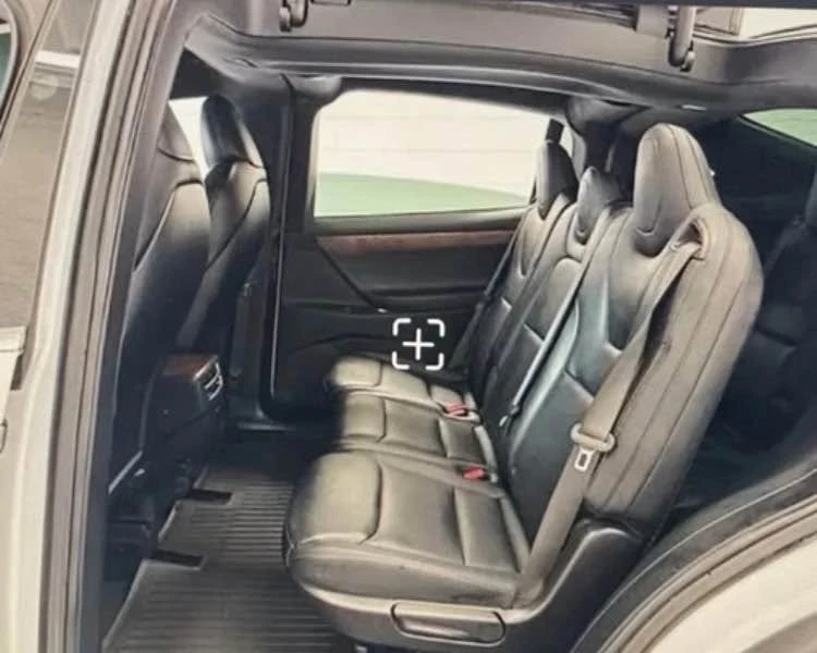 2020 Tesla Model X - Image 17 of 21