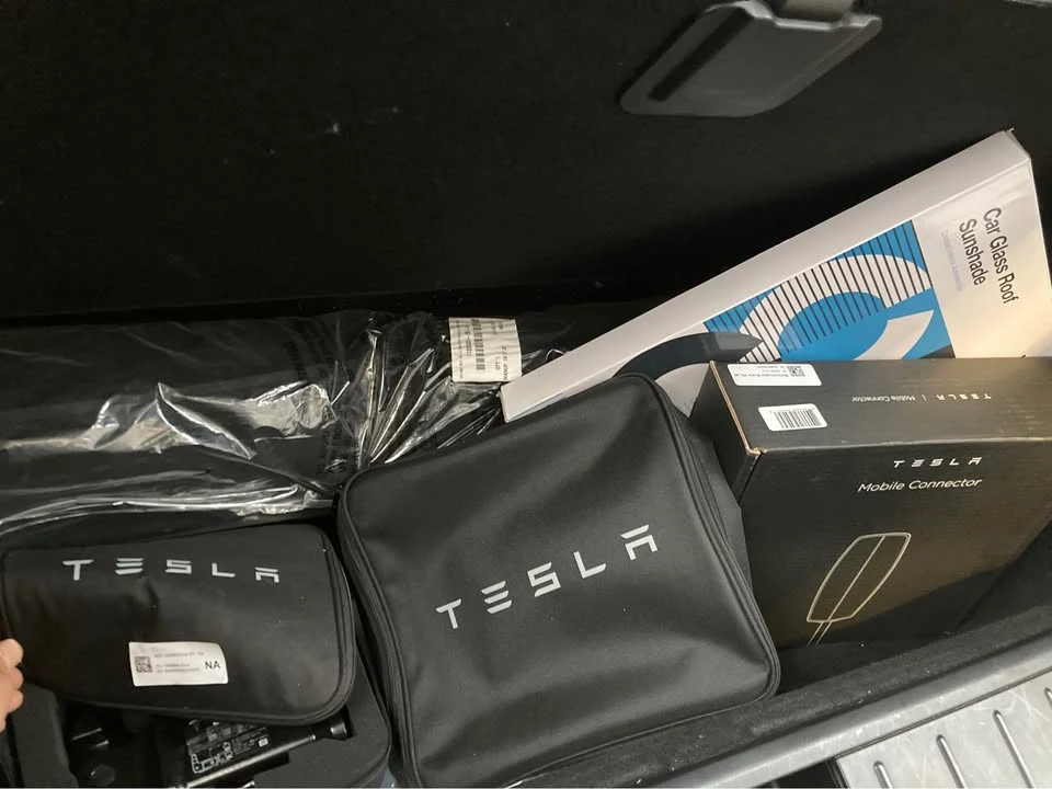 2020 Tesla Model X - Image 12 of 21