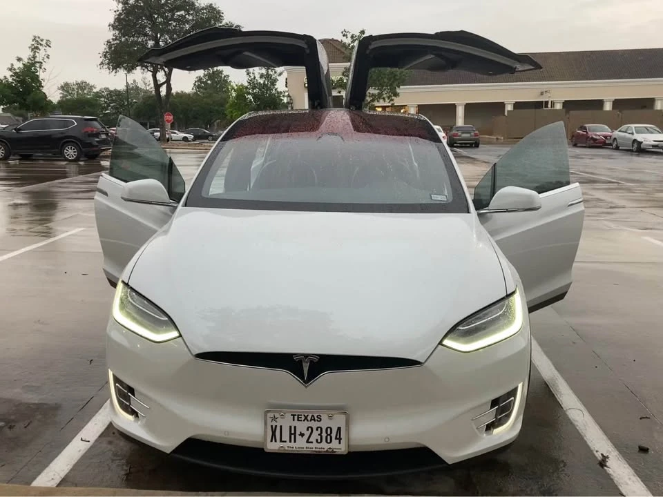 2020 Tesla Model X - Image 13 of 21