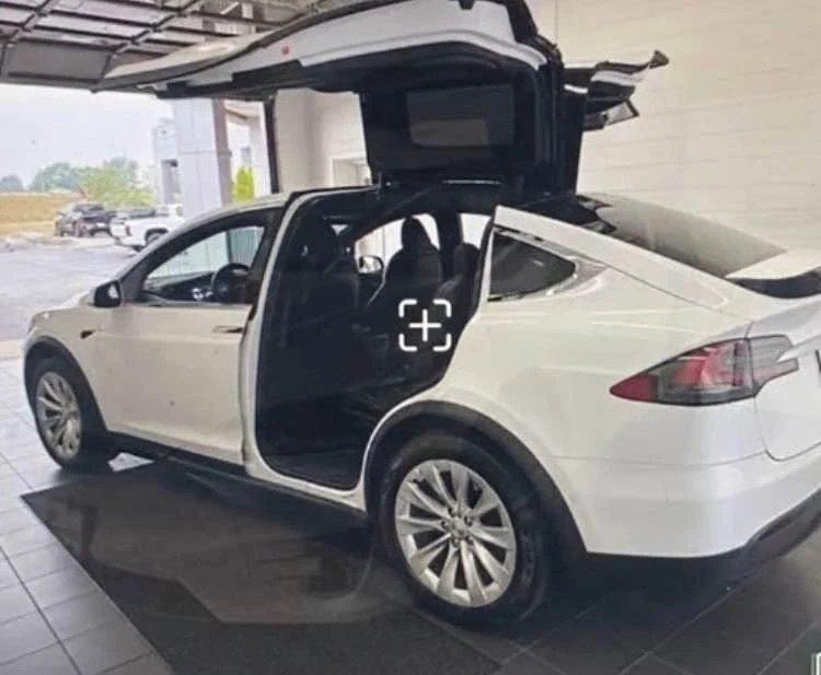 2020 Tesla Model X - Image 20 of 21