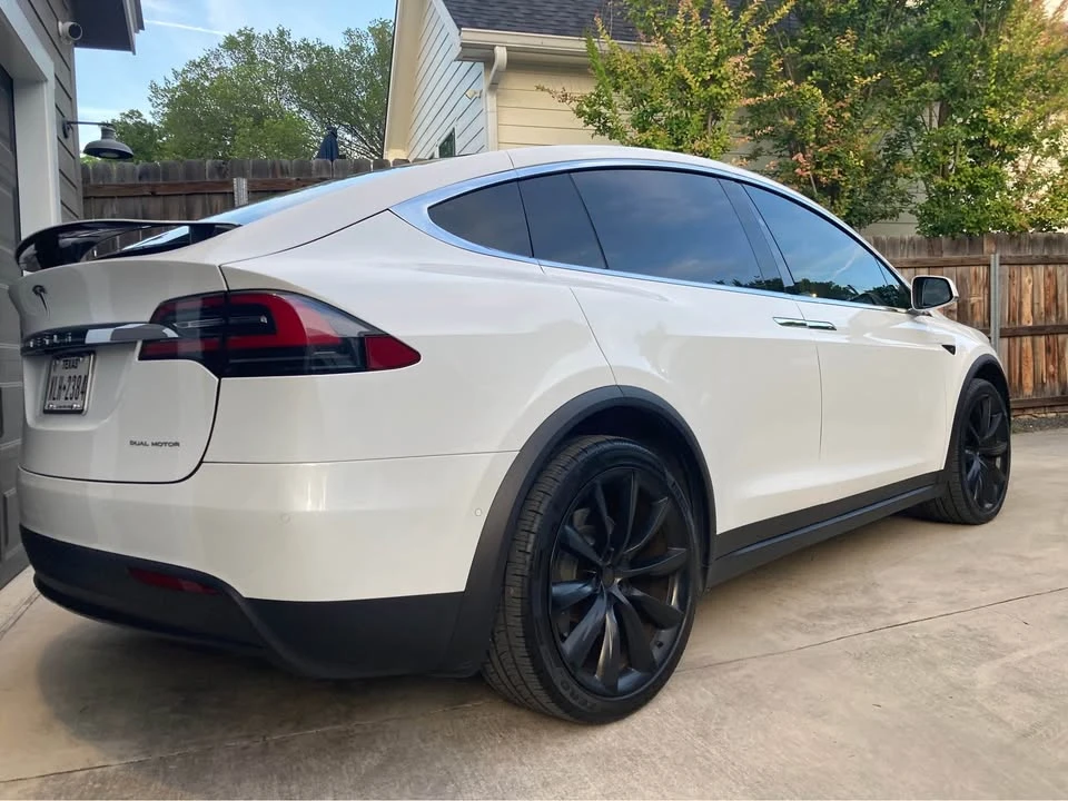 2020 Tesla Model X - Image 2 of 21