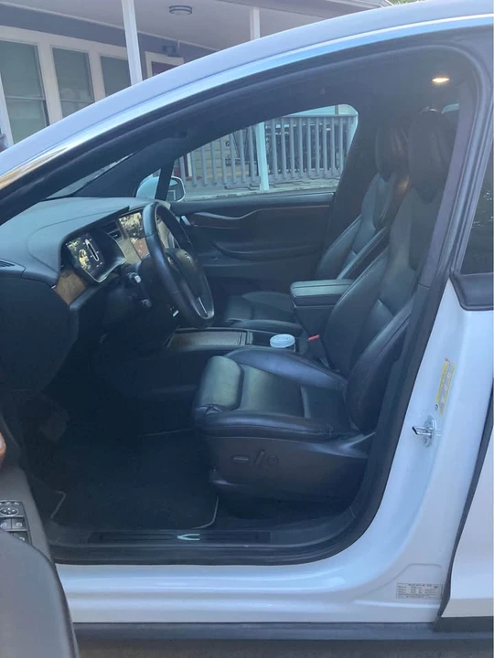 2020 Tesla Model X - Image 4 of 21