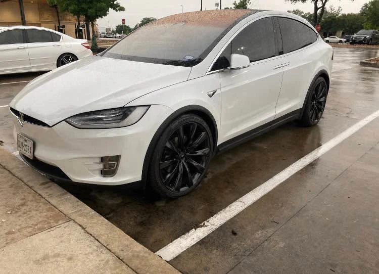 2020 Tesla Model X - Image 9 of 21