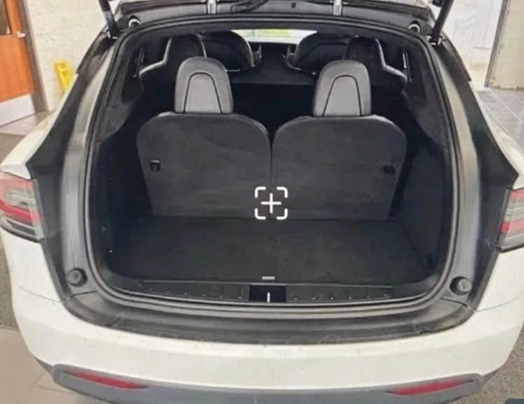 2020 Tesla Model X - Image 19 of 21
