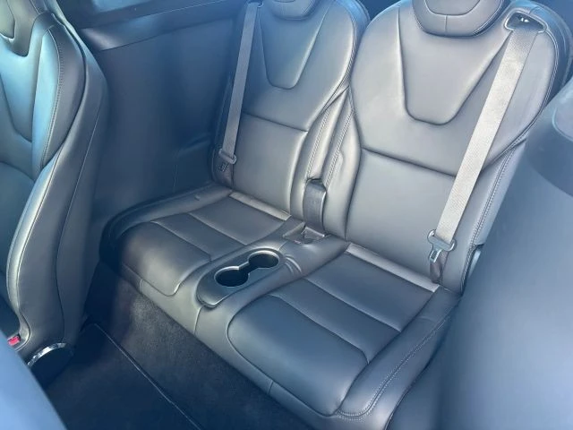 2020 Tesla Model X - Image 15 of 15