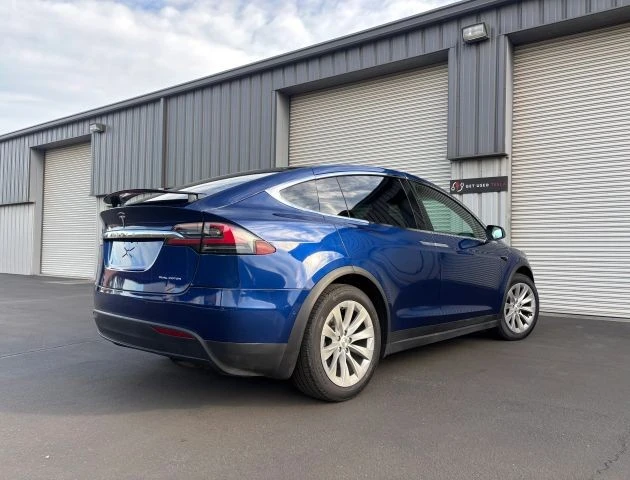 2020 Tesla Model X - Image 8 of 15