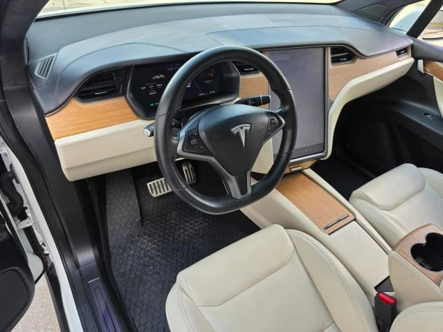 2020 Tesla Model X - Image 18 of 21
