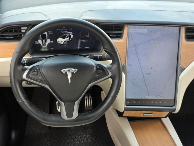 2020 Tesla Model X - Image 15 of 21