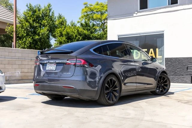 2020 Tesla Model X - Image 13 of 21