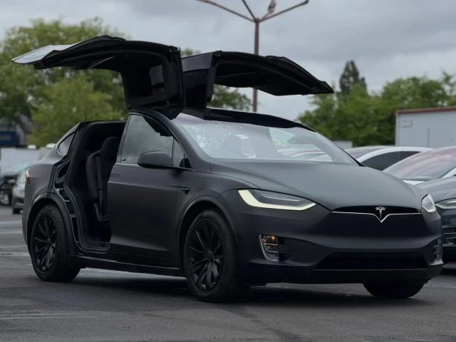 2020 Tesla Model X - Image 12 of 21