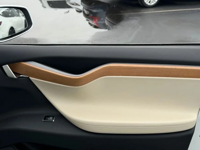 2020 Tesla Model X - Image 21 of 21