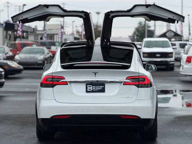 2020 Tesla Model X - Image 13 of 21