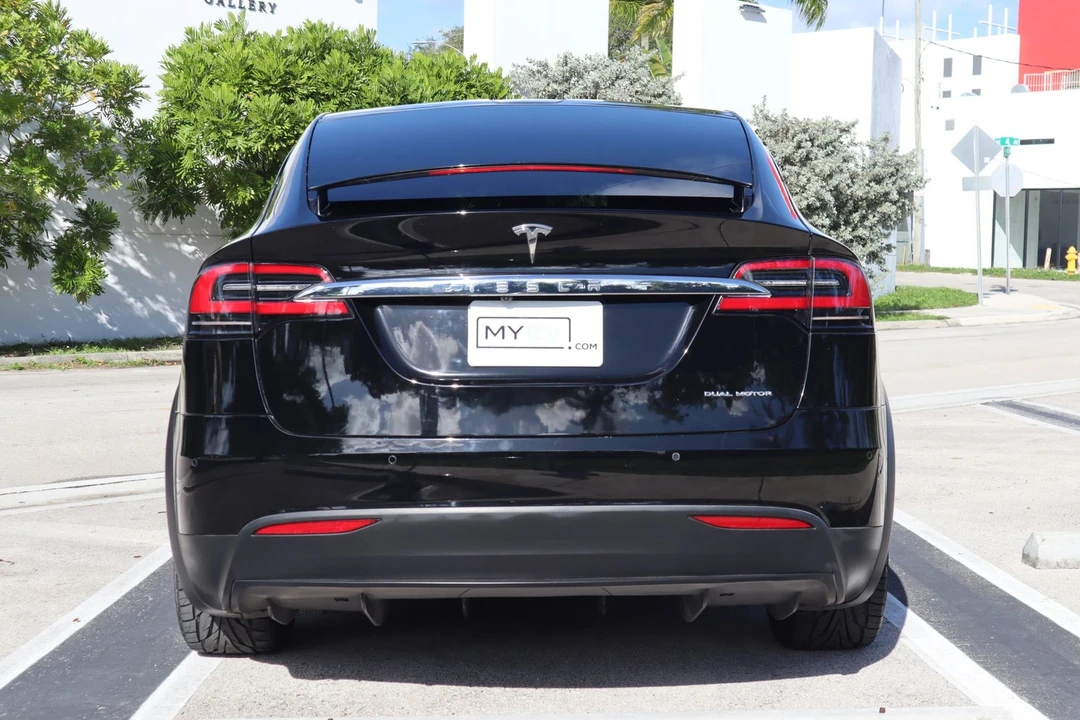2020 Tesla Model X - Image 5 of 21