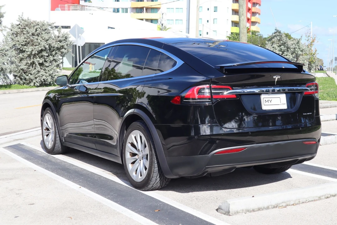 2020 Tesla Model X - Image 4 of 21