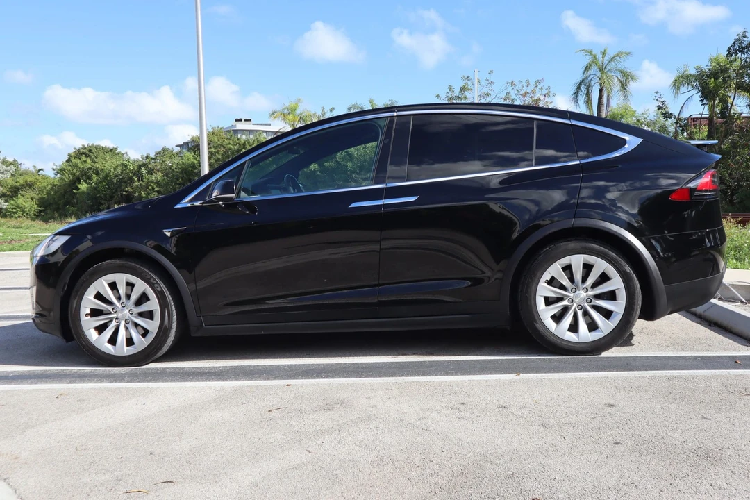 2020 Tesla Model X - Image 3 of 21