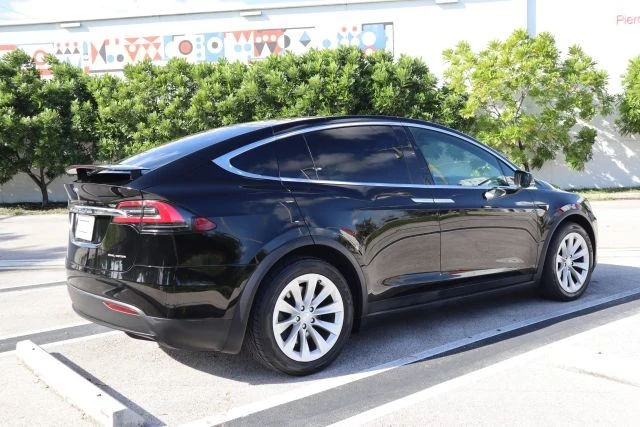 2020 Tesla Model X - Image 7 of 21