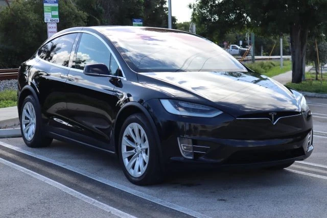 2020 Tesla Model X - Image 5 of 21