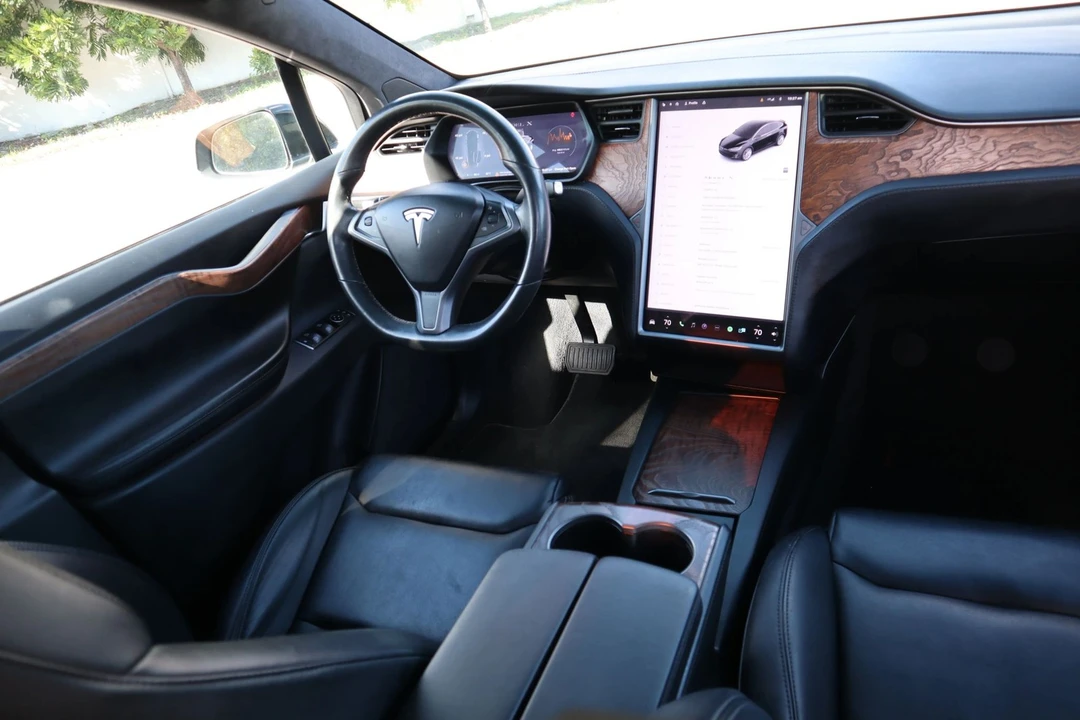2020 Tesla Model X - Image 16 of 21