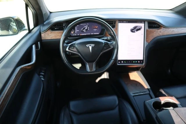 2020 Tesla Model X - Image 19 of 21