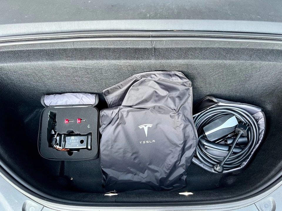 2020 Tesla Model X - Image 7 of 10