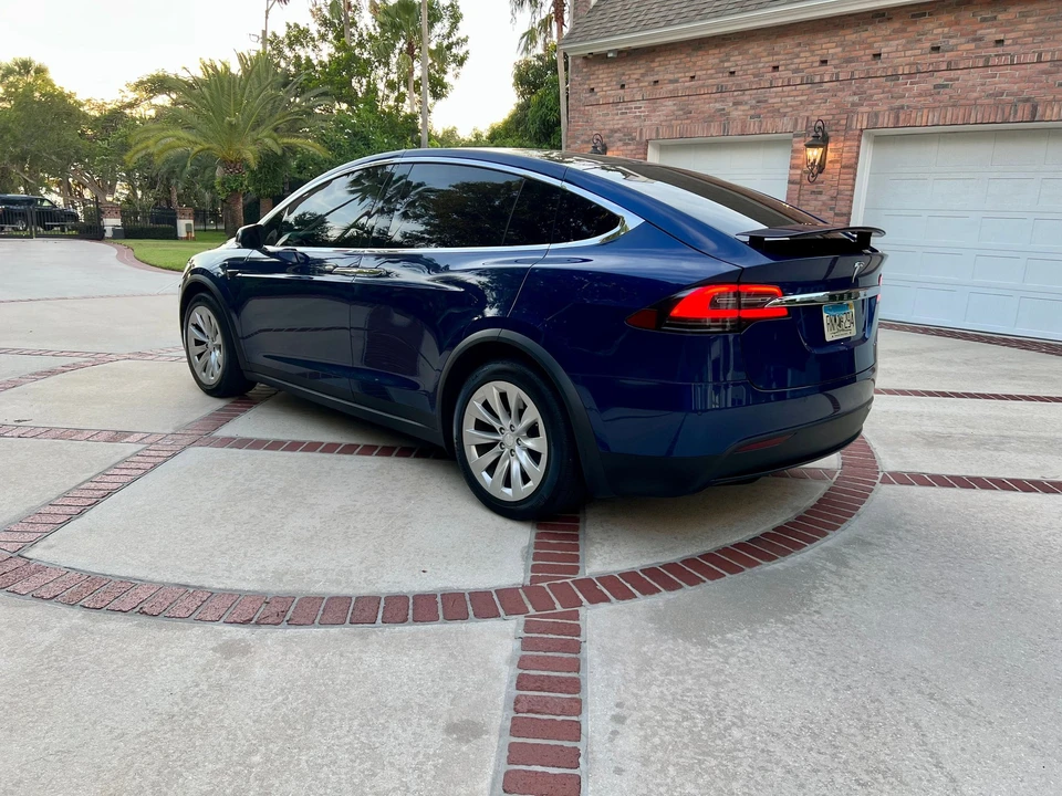 2020 Tesla Model X - Image 2 of 10