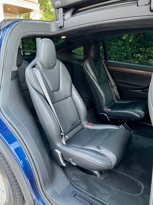 2020 Tesla Model X - Image 6 of 10