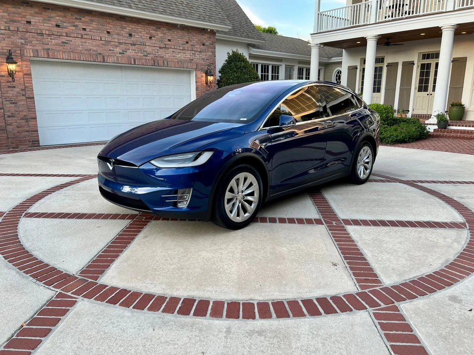 2020 Tesla Model X - Image 3 of 10