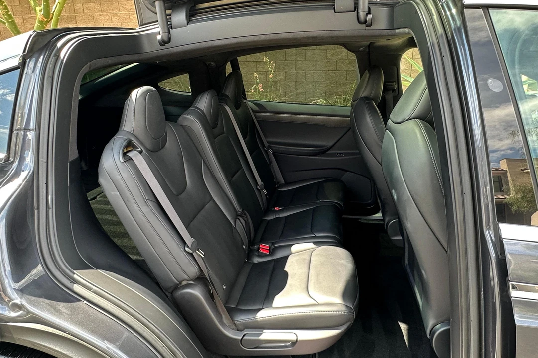 2020 Tesla Model X - Image 25 of 31
