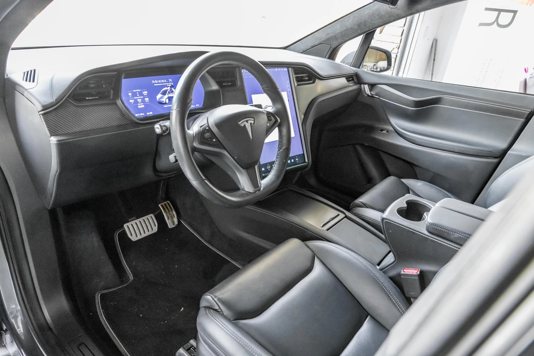 2020 Tesla Model X - Image 23 of 31