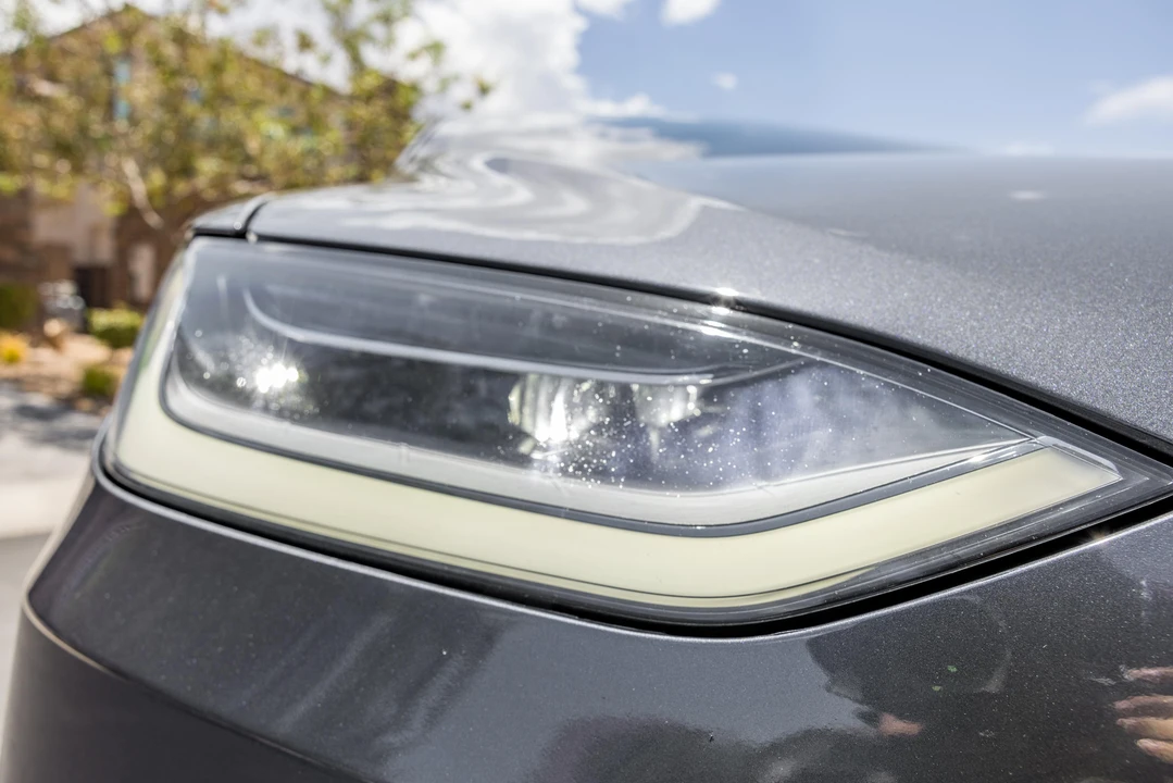 2020 Tesla Model X - Image 14 of 31