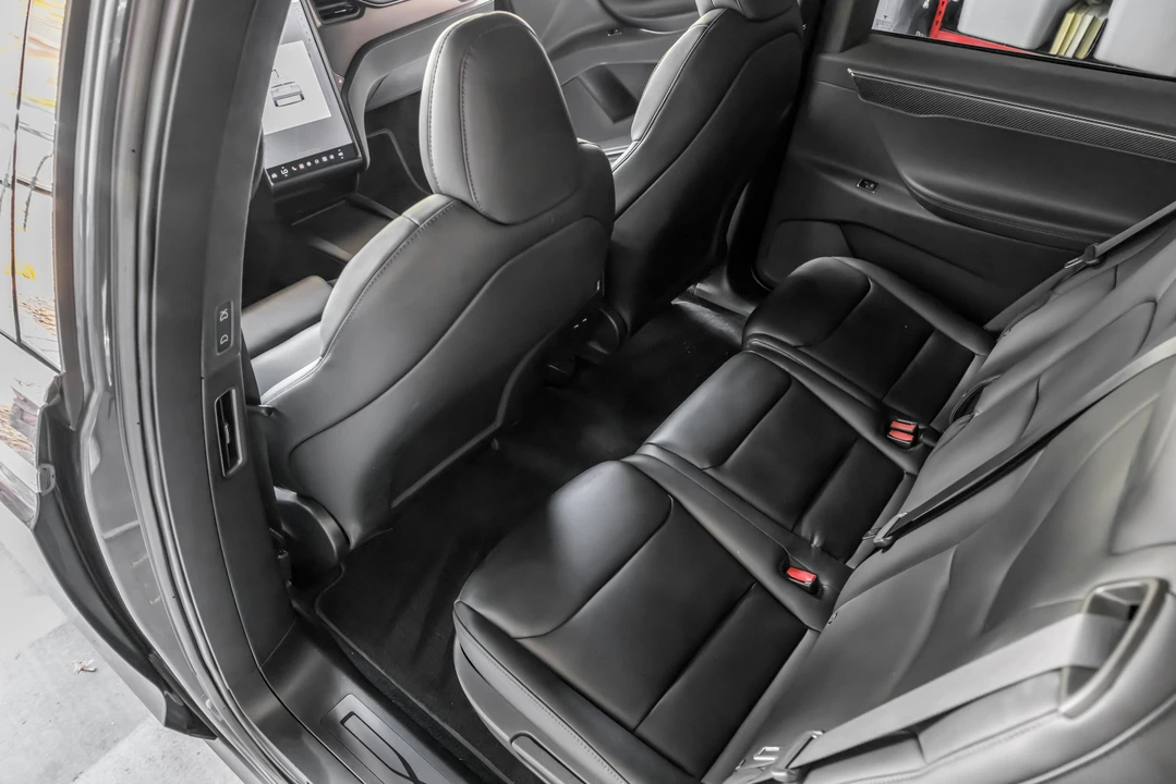 2020 Tesla Model X - Image 30 of 31