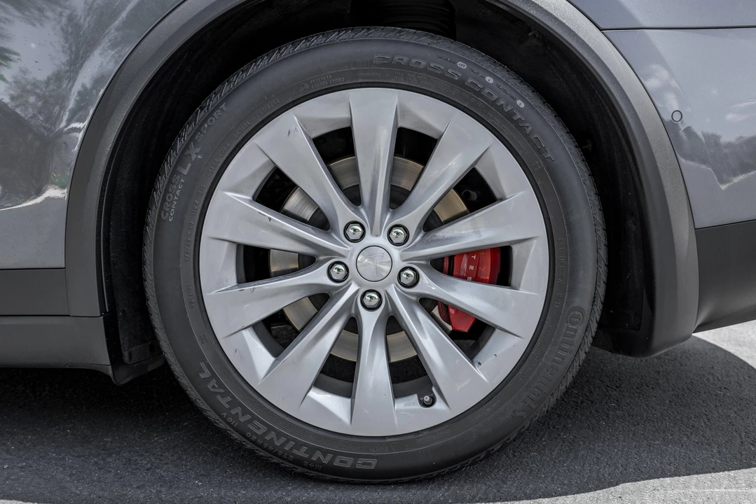 2020 Tesla Model X - Image 20 of 31