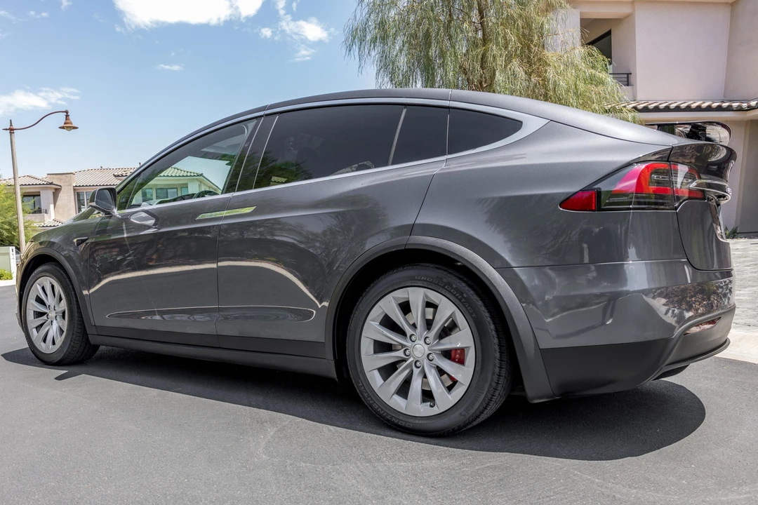 2020 Tesla Model X - Image 4 of 31