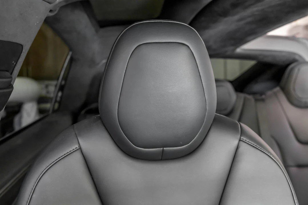 2020 Tesla Model X - Image 29 of 31