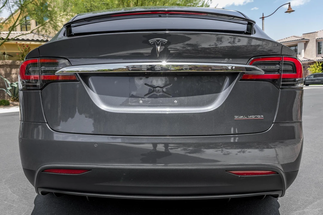 2020 Tesla Model X - Image 5 of 31