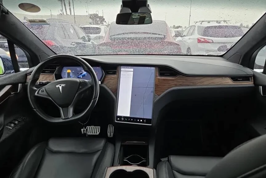 2020 Tesla Model X - Image 8 of 11