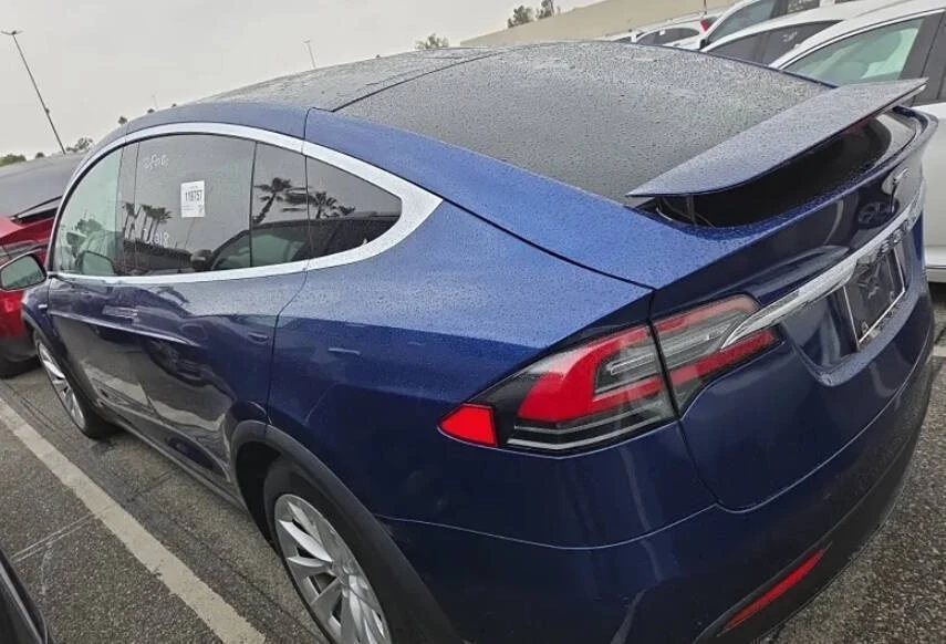 2020 Tesla Model X - Image 5 of 11