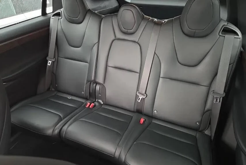 2020 Tesla Model X - Image 10 of 11