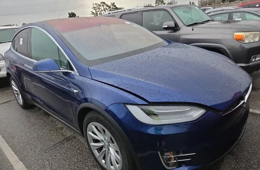 2020 Tesla Model X - Image 4 of 11