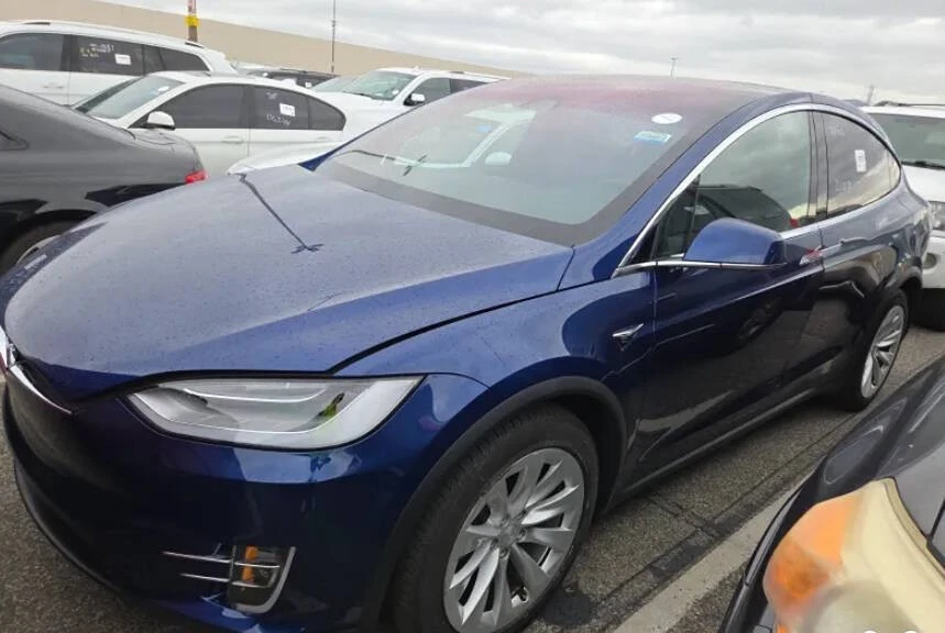 2020 Tesla Model X - Image 2 of 11