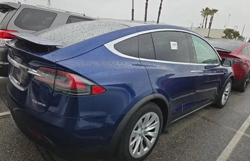 2020 Tesla Model X - Image 3 of 11