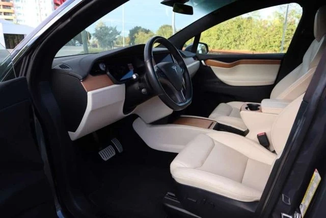 2020 Tesla Model X - Image 10 of 21