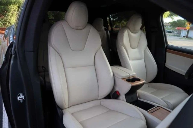 2020 Tesla Model X - Image 14 of 21