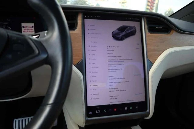 2020 Tesla Model X - Image 21 of 21